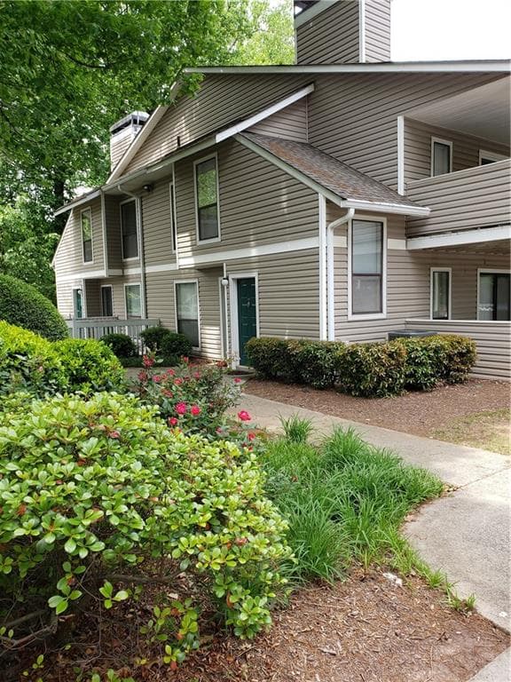 2 bedroom, 2 bathroom, 1,323 sq ft condominium for rent at 1502 Wynnes Ridge Circle, Marietta, GA 30067 for $1,700 a month
