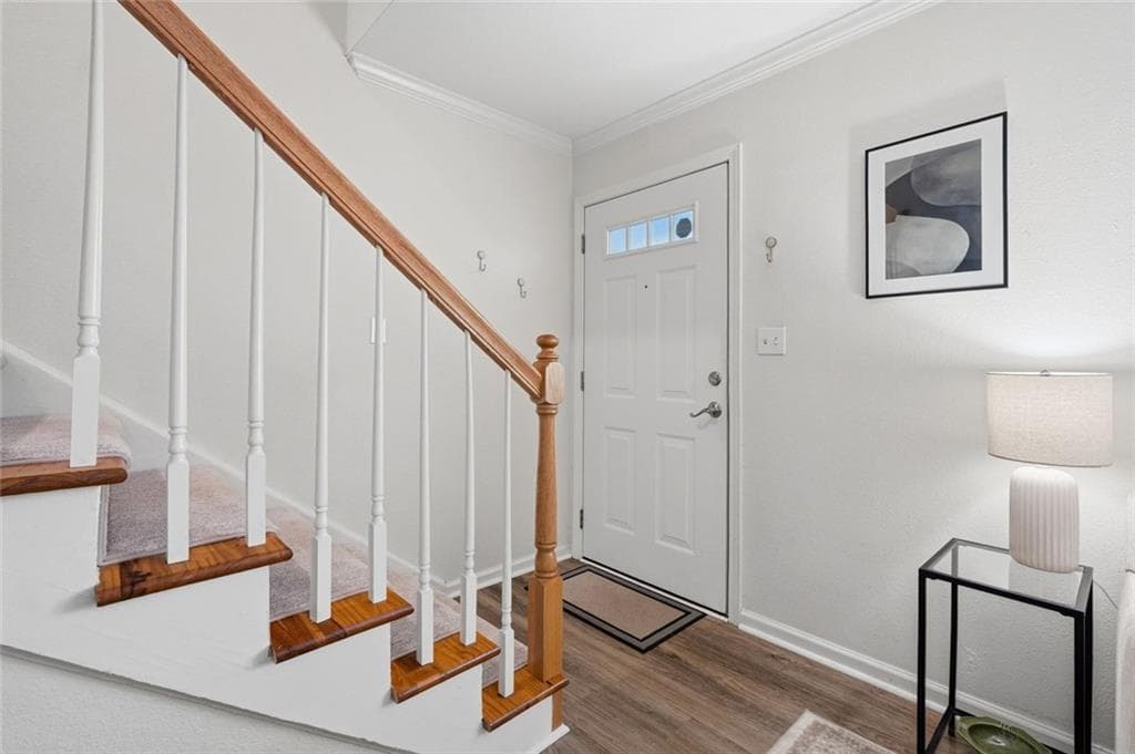 2 bedroom, 2 bathroom, 1,000 sq ft condominium for sale at 6940 Roswell Road 4E, Sandy Springs, GA 30328 — photo 3