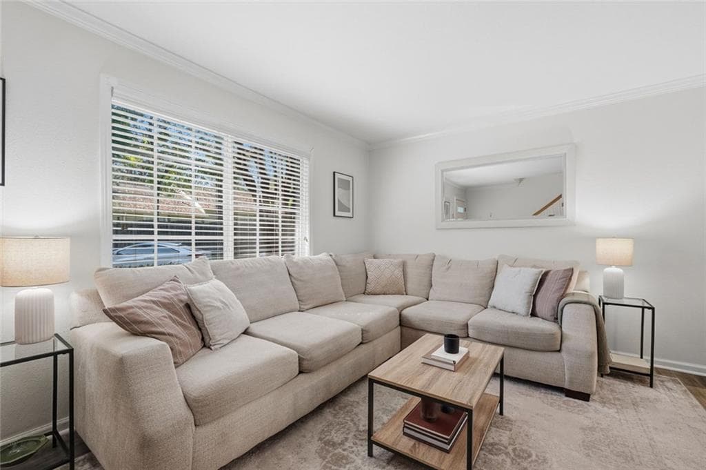 2 bedroom, 2 bathroom, 1,000 sq ft condominium for sale at 6940 Roswell Road 4E, Sandy Springs, GA 30328 — photo 6