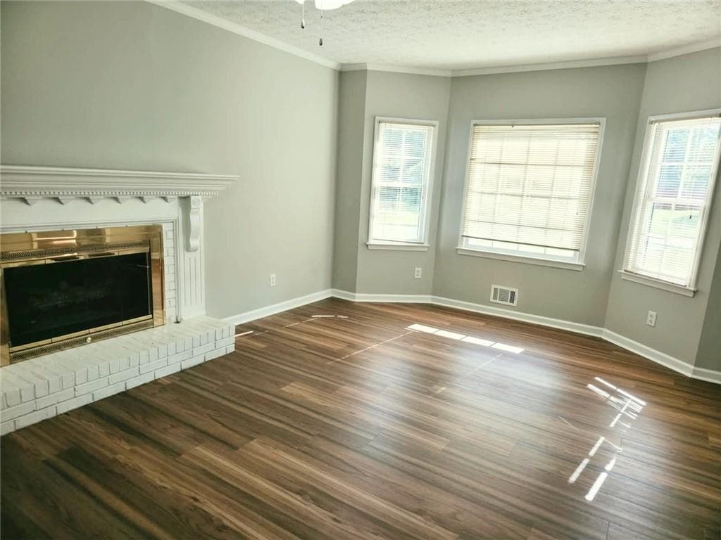 4 bedroom, 3 bathroom, 2,116 sq ft single family residence for rent at 850 Springtime Drive, Lawrenceville, GA 30043 for $2,500 a month — photo 3