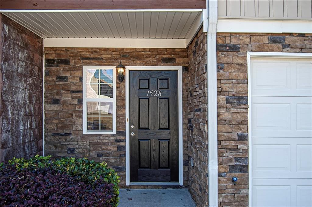 2 bedroom, 3 bathroom, 1,268 sq ft townhouse for sale at 1528 Box Circle, Winder, GA 30680 — photo 2