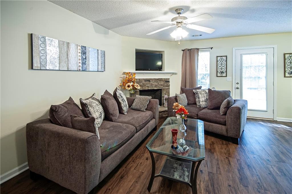 2 bedroom, 3 bathroom, 1,268 sq ft townhouse for sale at 1528 Box Circle, Winder, GA 30680 — photo 5