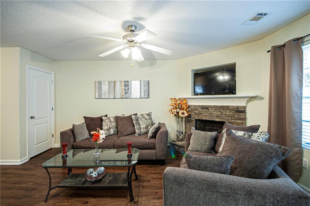 2 bedroom, 3 bathroom, 1,268 sq ft townhouse for sale at 1528 Box Circle, Winder, GA 30680 — photo 6