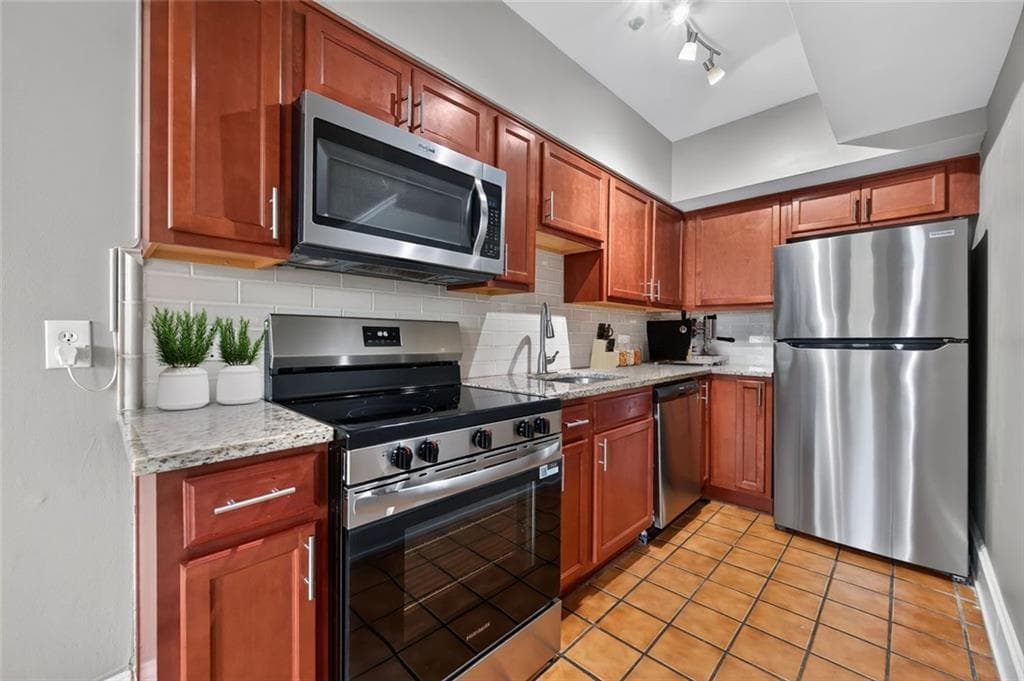 2 bedroom, 3 bathroom, 1,628 sq ft condominium for sale at 2855 Peachtree Road 317, Atlanta, GA 30305 — photo 2