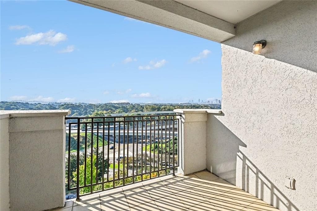 1 bedroom, 1 bathroom, 840 sq ft condominium for sale at 970 Sidney Marcus Boulevard 1507, Atlanta, GA 30324 — photo 3