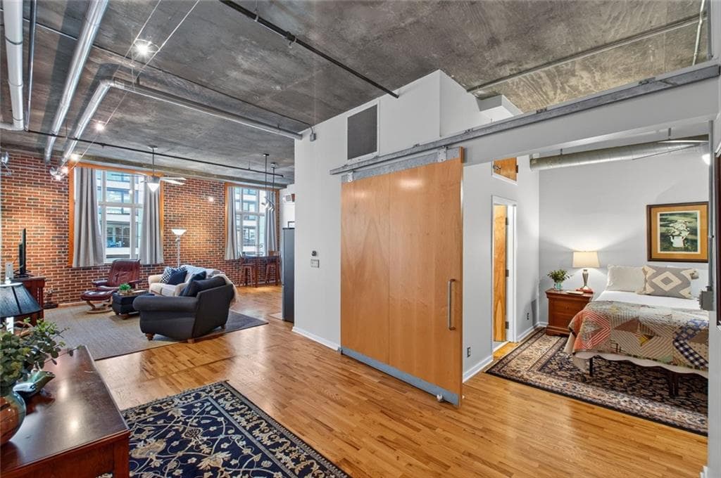 1 bedroom, 1 bathroom, 1,034 sq ft condominium for sale at 660 Glen Iris Drive 407, Atlanta, GA 30308 — photo 3