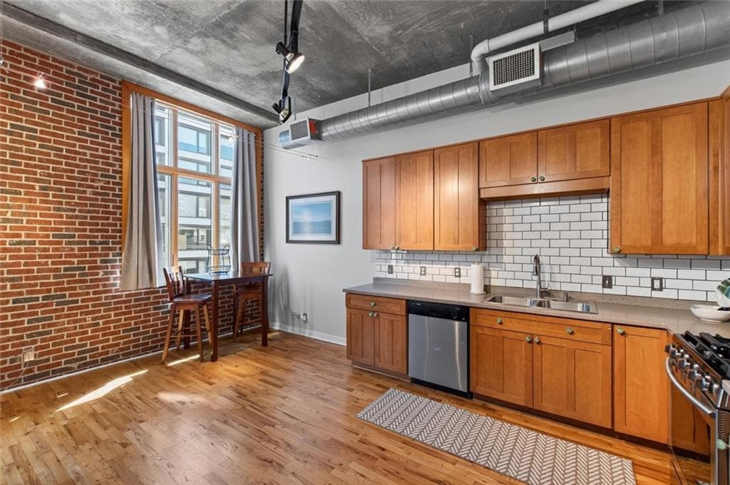 1 bedroom, 1 bathroom, 1,034 sq ft condominium for sale at 660 Glen Iris Drive 407, Atlanta, GA 30308 — photo 6
