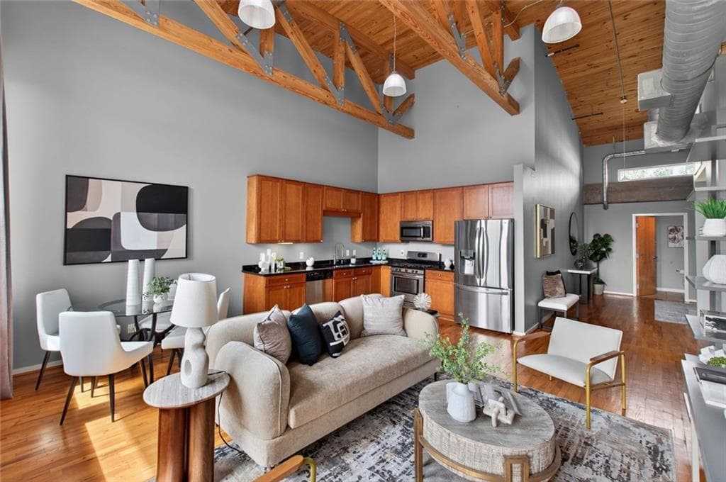 2 bedroom, 2 bathroom, 1,116 sq ft condominium for sale at 660 Glen Iris Drive 405, Atlanta, GA 30308 — photo 3