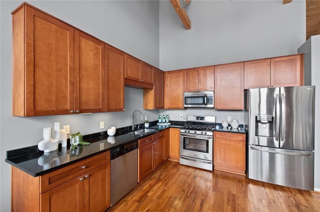 2 bedroom, 2 bathroom, 1,116 sq ft condominium for sale at 660 Glen Iris Drive 405, Atlanta, GA 30308 — photo 4