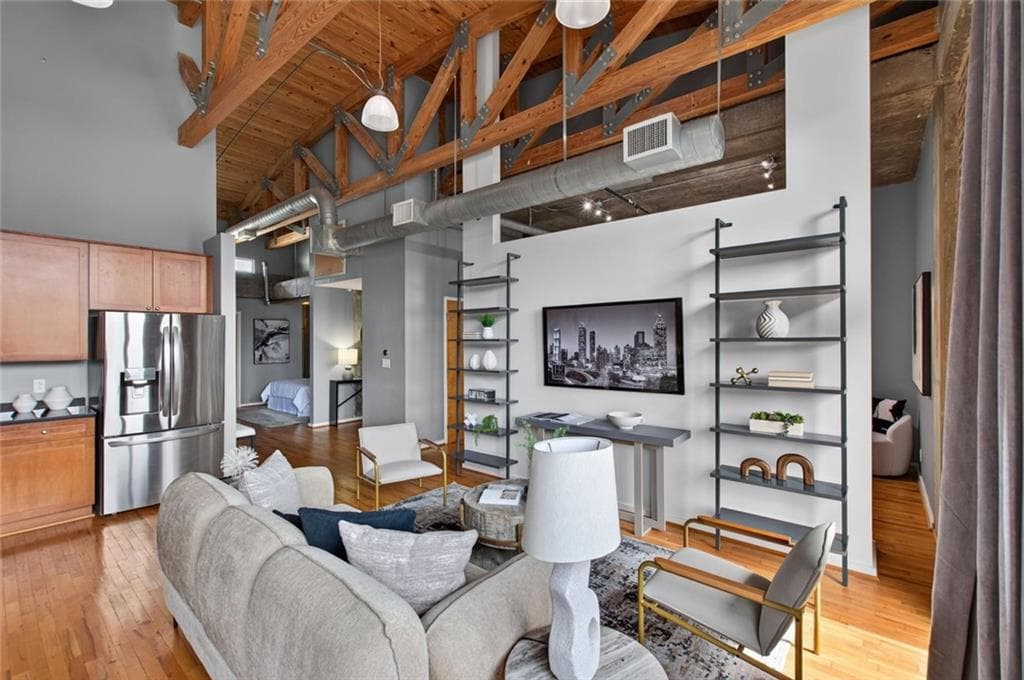 2 bedroom, 2 bathroom, 1,116 sq ft condominium for sale at 660 Glen Iris Drive 405, Atlanta, GA 30308 — photo 6