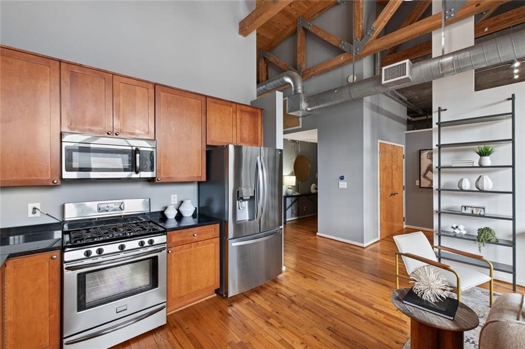 2 bedroom, 2 bathroom, 1,116 sq ft condominium for sale at 660 Glen Iris Drive 405, Atlanta, GA 30308 — photo 7