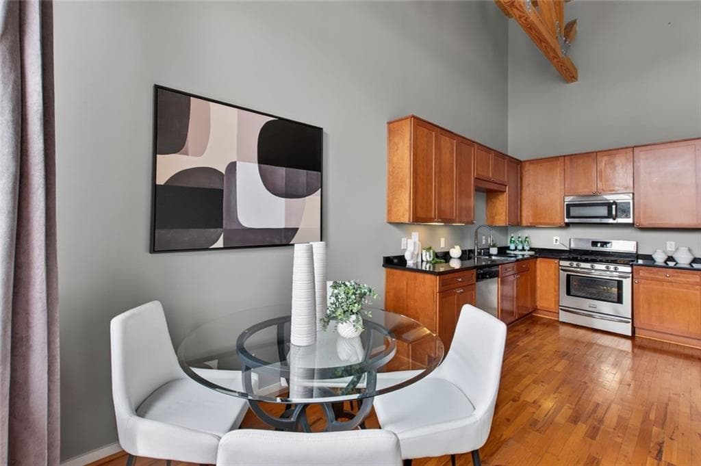 2 bedroom, 2 bathroom, 1,116 sq ft condominium for sale at 660 Glen Iris Drive 405, Atlanta, GA 30308 — photo 8