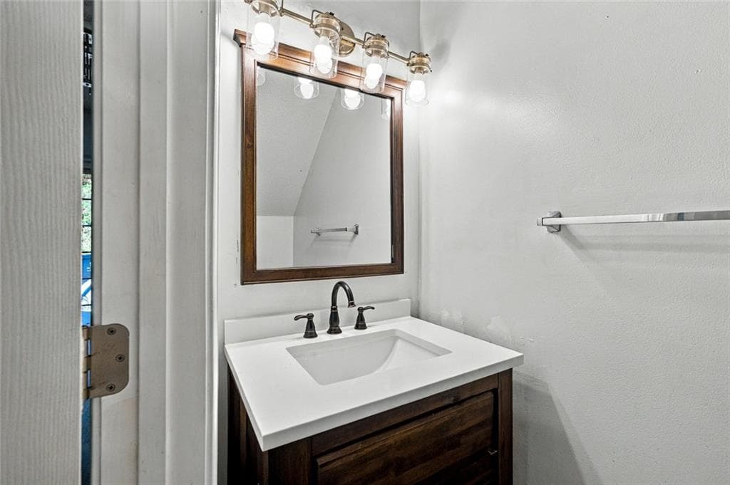 2 bedroom, 3 bathroom, 1,218 sq ft townhouse for sale at 2290 Whitestone Place, Alpharetta, GA 30005 — photo 9
