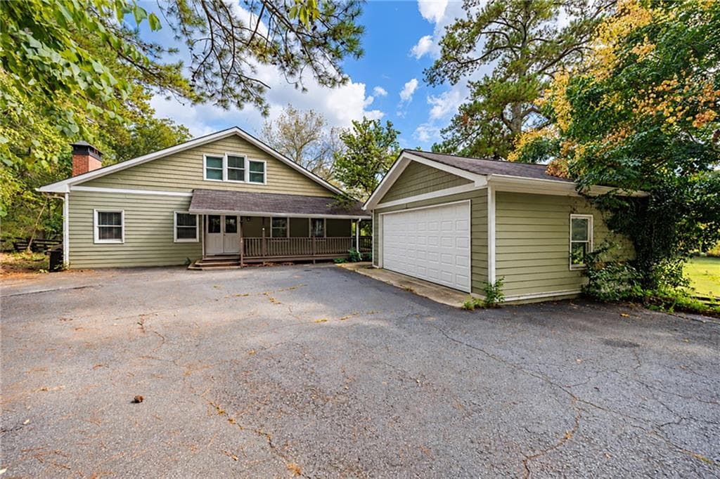 3 bedroom, 3 bathroom, 4,269 sq ft single family residence for sale at 14325 Birmingham Highway, Milton, GA 30004 — photo 8