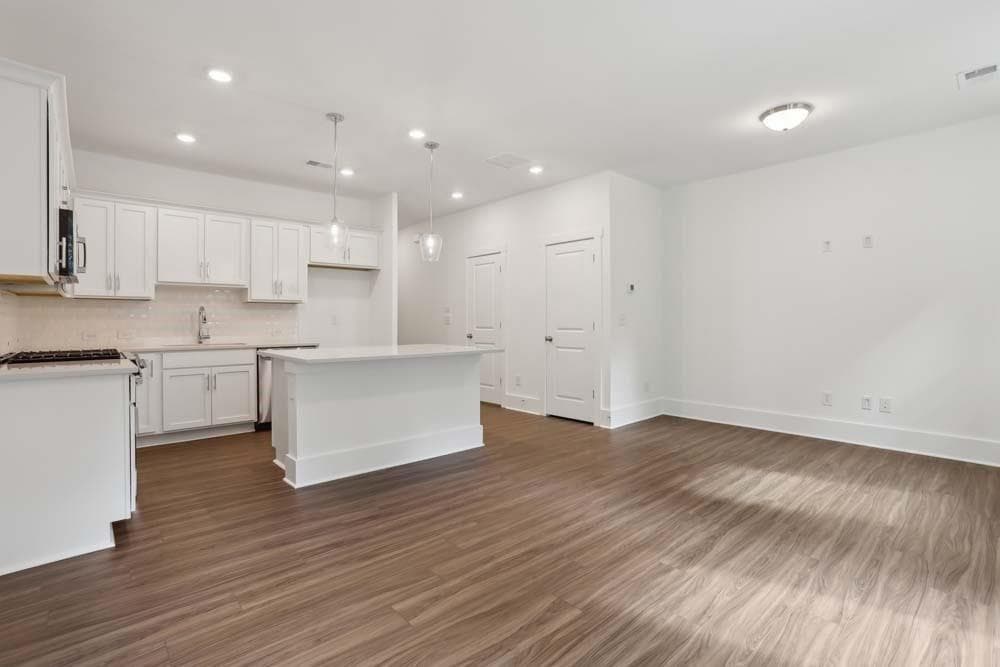 3 bedroom, 3 bathroom, 1,362 sq ft townhouse for rent at 1621 Gunnin Trace, Atlanta, GA 30318 for $2,700 a month — photo 1 of 45