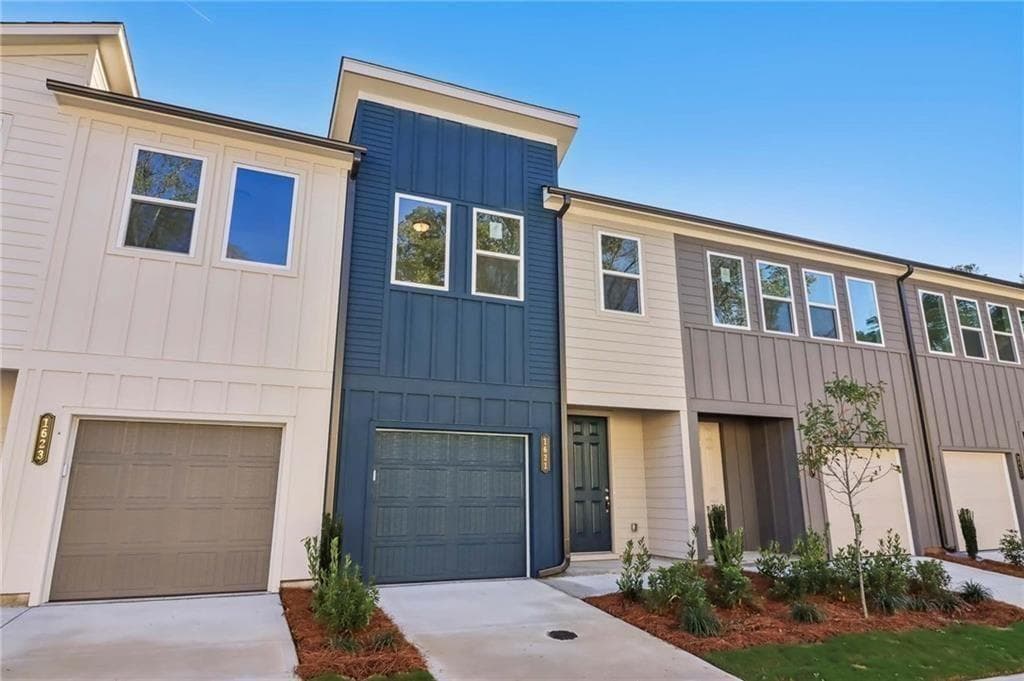 3 bedroom, 3 bathroom, 1,362 sq ft townhouse for rent at 1621 Gunnin Trace, Atlanta, GA 30318 for $2,700 a month — photo 2