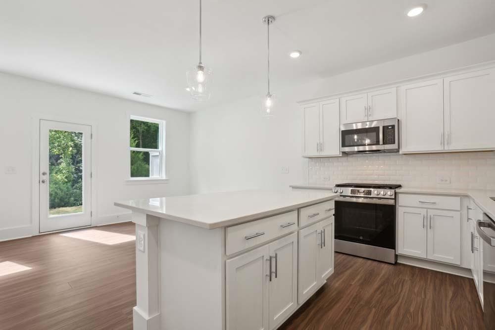 3 bedroom, 3 bathroom, 1,362 sq ft townhouse for rent at 1621 Gunnin Trace, Atlanta, GA 30318 for $2,700 a month — photo 8