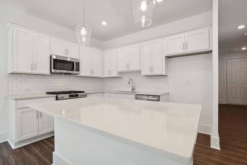 3 bedroom, 3 bathroom, 1,362 sq ft townhouse for rent at 1621 Gunnin Trace, Atlanta, GA 30318 for $2,700 a month — photo 9