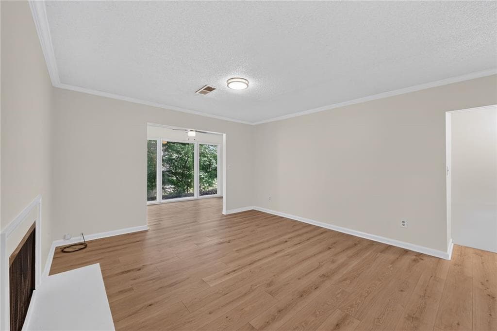 2 bedroom, 2 bathroom, 1,166 sq ft condominium for sale at 1632 Roanoke Place, Marietta, GA 30067 — photo 4