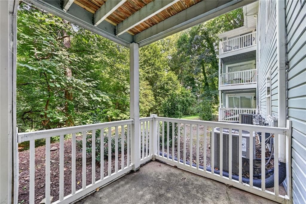 2 bedroom, 2 bathroom, 1,166 sq ft condominium for sale at 1632 Roanoke Place, Marietta, GA 30067 — photo 10