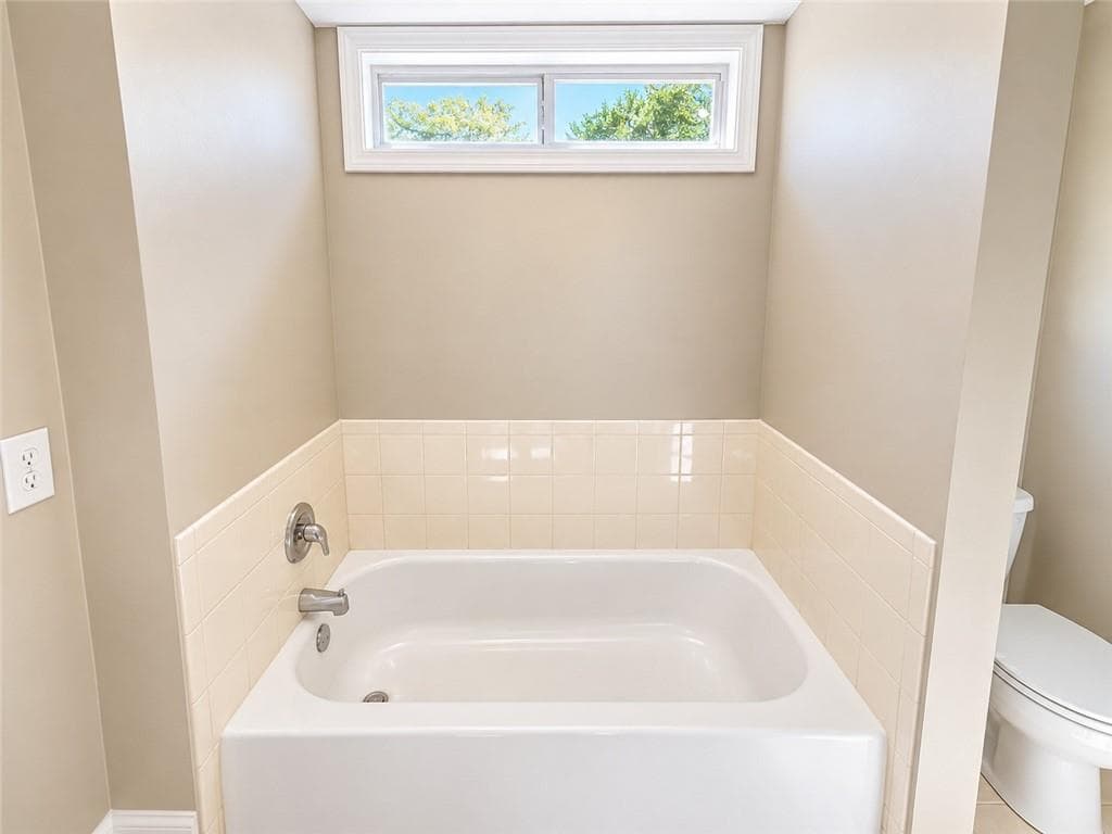 3 bedroom, 3 bathroom, 1,594 sq ft single family residence for sale at 762 Humphries Street, Atlanta, GA 30310 — photo 10