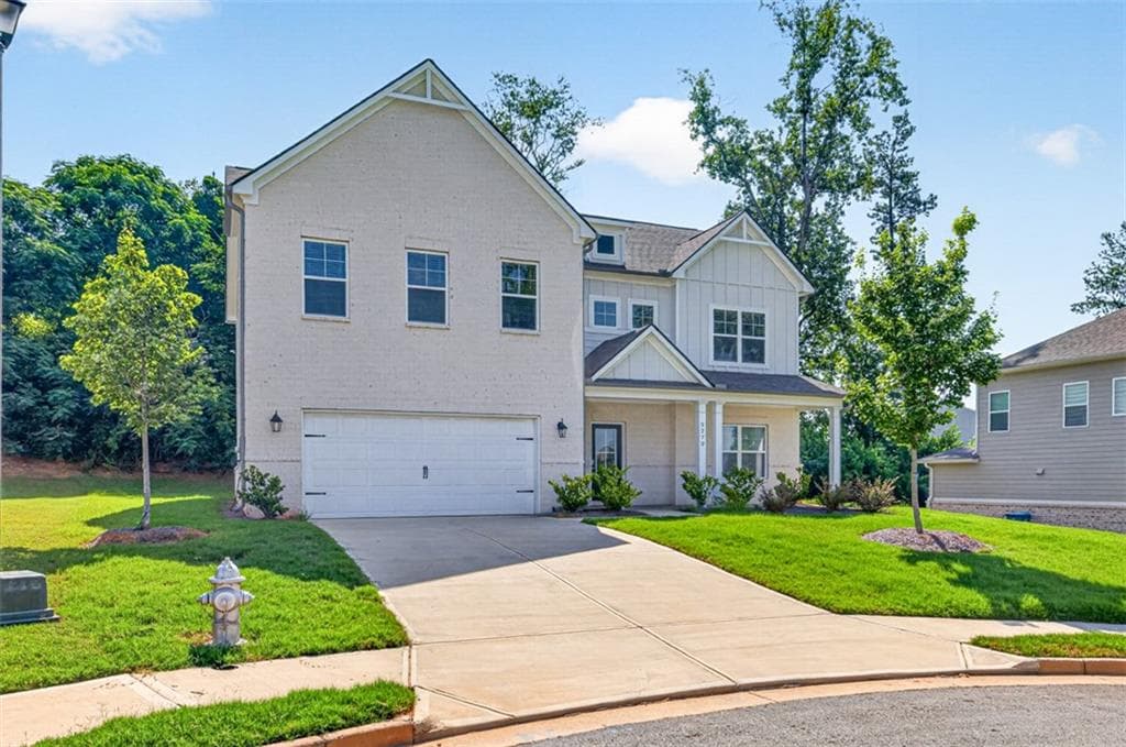 4 bedroom, 3 bathroom, 3,114 sq ft single family residence for rent at 5270 Woodline View Circle, Auburn, GA 30011 for $2,900 a month — photo 2