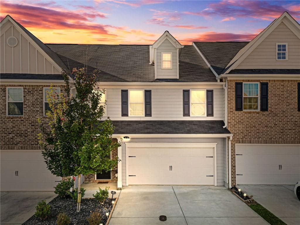 3 bedroom, 3 bathroom, 1,856 sq ft townhouse for sale at 3131 Fareed Street, Douglasville, GA 30135 — photo 2