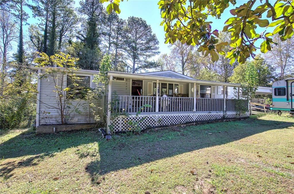 3 bedroom, 2 bathroom, 1,568 sq ft single family residence for sale at 4208 Heritage Way, Acworth, GA 30102 — photo 2