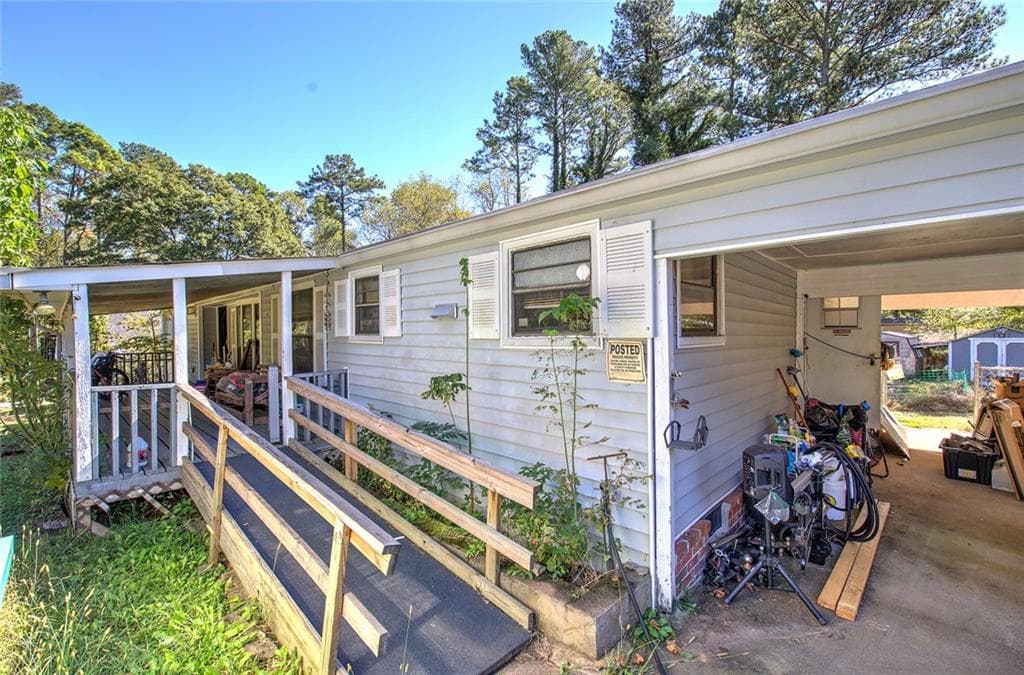 3 bedroom, 2 bathroom, 1,568 sq ft single family residence for sale at 4208 Heritage Way, Acworth, GA 30102 — photo 3