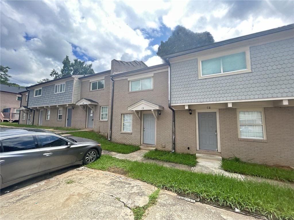2 bedroom, 2 bathroom, 1,024 sq ft townhouse under contract at 2604 Campbellton Road 2C, Atlanta, GA 30311