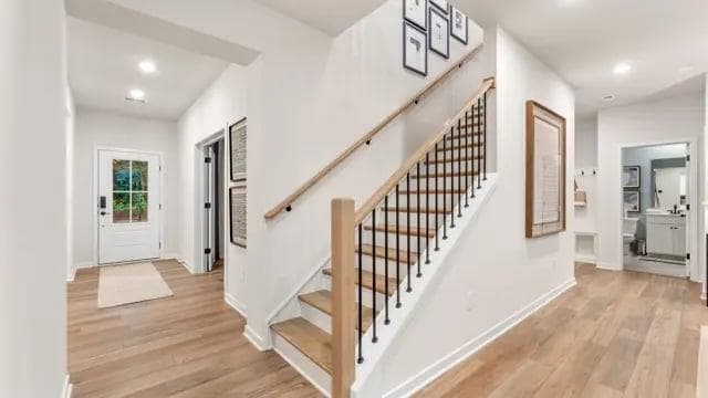 5 bedroom, 4 bathroom, 3,403 sq ft single family residence for sale at 3925 Silver Pine Trail, Cumming, GA 30028 — photo 3