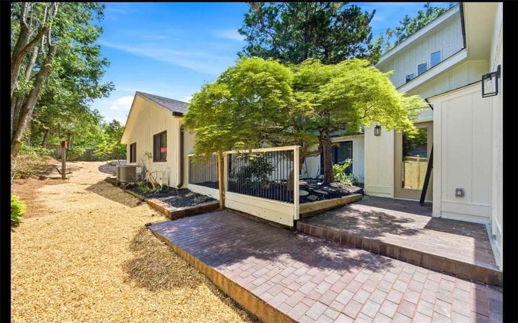 5 bedroom, 4 bathroom, 3,547 sq ft single family residence for rent at 1845 Branch Valley Drive, Roswell, GA 30076 for $7,700 a month — photo 1 of 20