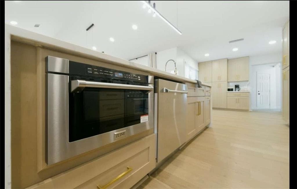 5 bedroom, 4 bathroom, 3,547 sq ft single family residence for rent at 1845 Branch Valley Drive, Roswell, GA 30076 for $7,700 a month — photo 6
