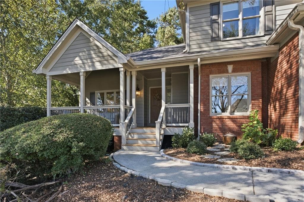 4 bedroom, 3 bathroom, 2,278 sq ft single family residence for sale at 1001 Secret Trail, Sugar Hill, GA 30518 — photo 2