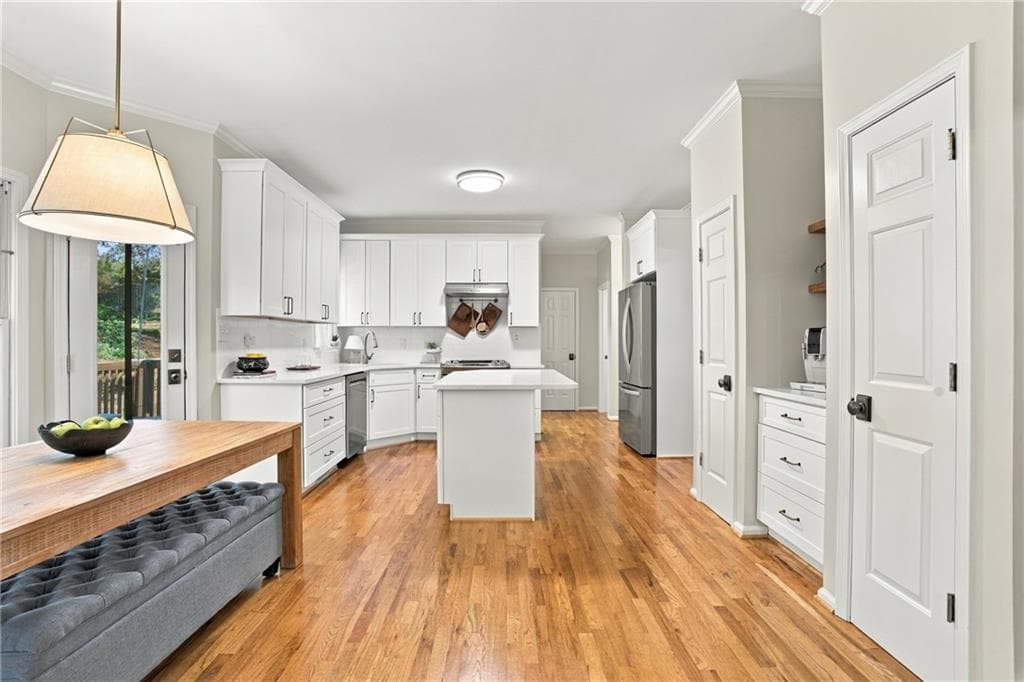 4 bedroom, 3 bathroom, 2,278 sq ft single family residence for sale at 1001 Secret Trail, Sugar Hill, GA 30518 — photo 10