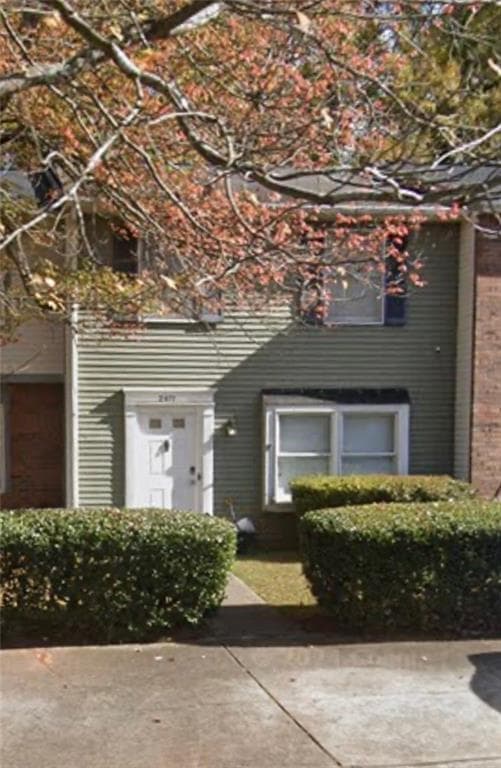 3 bedroom, 3 bathroom, 1,280 sq ft townhouse for rent at 2471 Lehaven Drive, Tucker, GA 30084 for $1,750 a month — photo 1 of 10