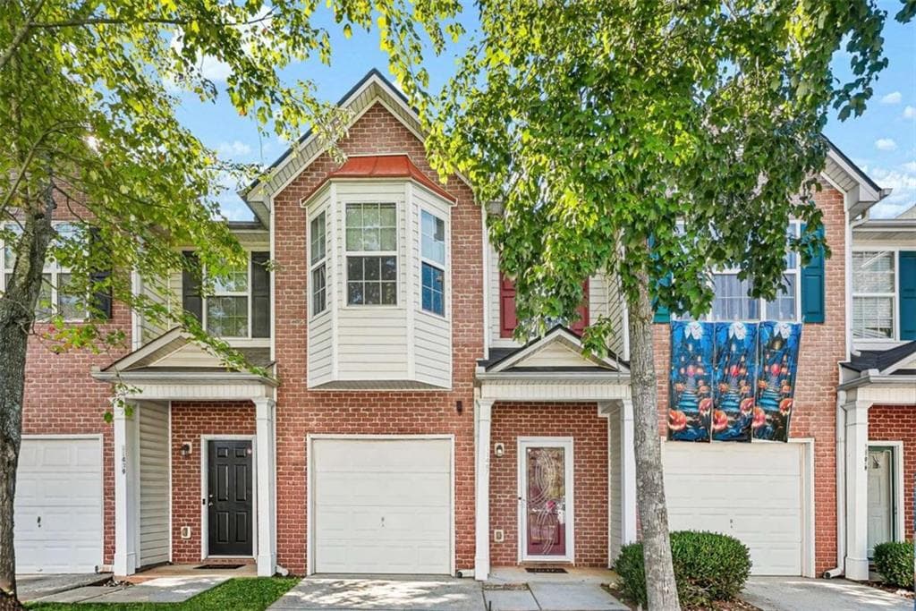 3 bedroom, 3 bathroom, 1,538 sq ft townhouse for sale at 11487 S Glen St, Hampton, GA 30228 — photo 3