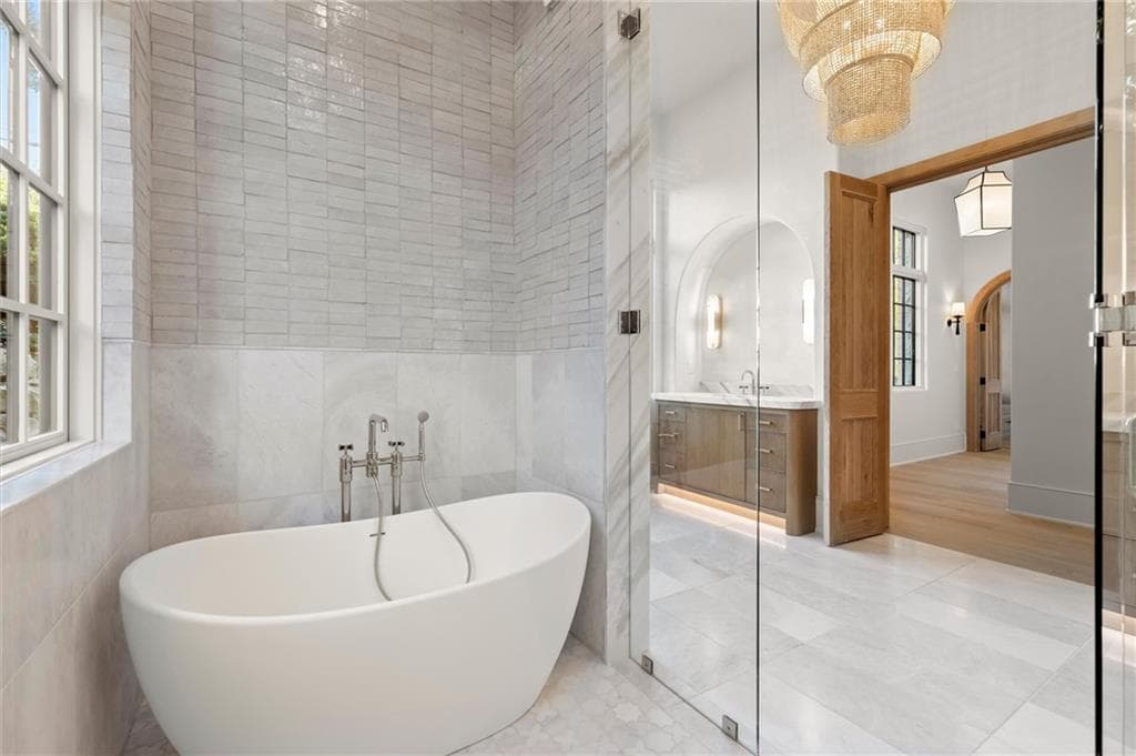 5 bedroom, 7 bathroom, 8,479 sq ft single family residence for sale at 295 Karen Drive, Alpharetta, GA 30009 — photo 6