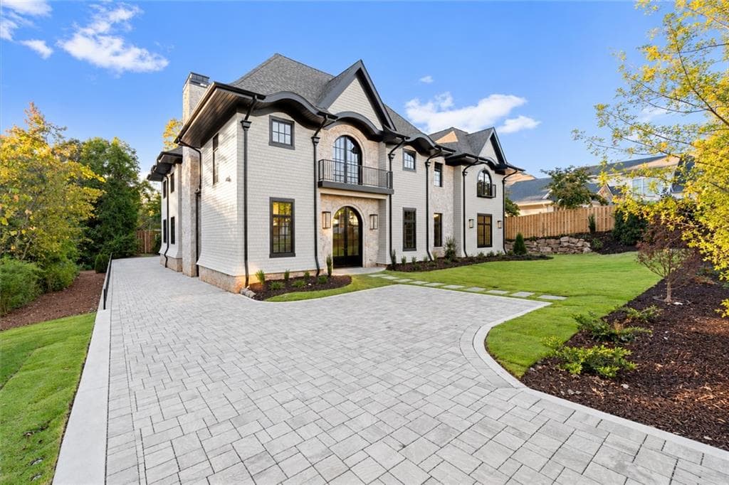 5 bedroom, 7 bathroom, 8,479 sq ft single family residence for sale at 295 Karen Drive, Alpharetta, GA 30009 — photo 8