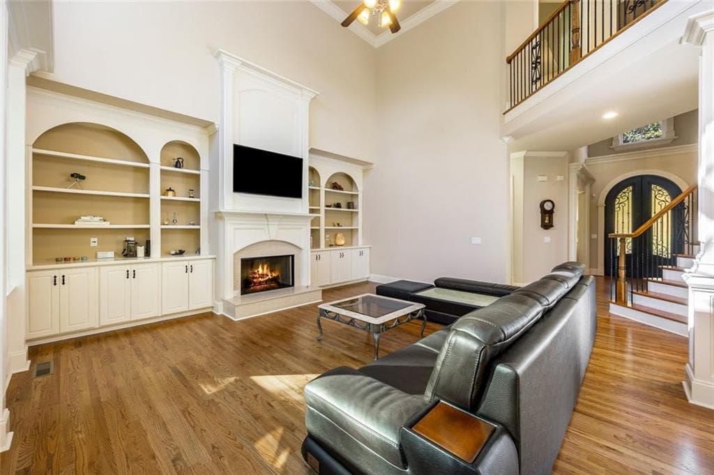 5 bedroom, 8 bathroom, 6,045 sq ft single family residence for sale at 5145 Aldeburgh Court, Suwanee, GA 30024 — photo 10