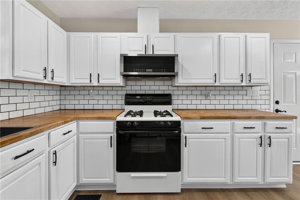 3 bedroom, 3 bathroom, 1,510 sq ft single family residence for sale at 154 Katy Lake Road, Jackson, GA 30233 — photo 4