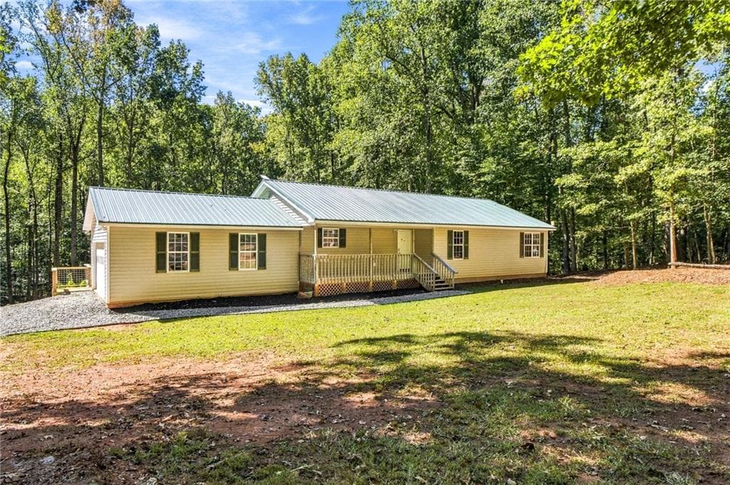 3 bedroom, 3 bathroom, 1,510 sq ft single family residence for sale at 154 Katy Lake Road, Jackson, GA 30233 — photo 9