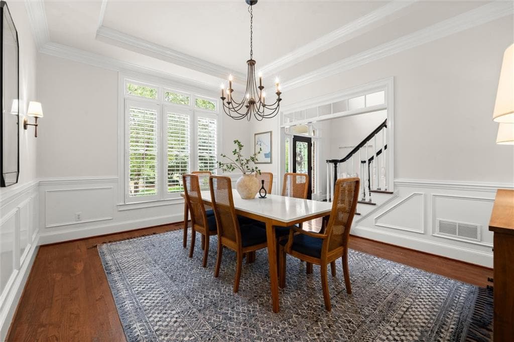 7 bedroom, 6 bathroom, 5,866 sq ft single family residence for sale at 505 W Magnolia Circle, Johns Creek, GA 30005 — photo 5
