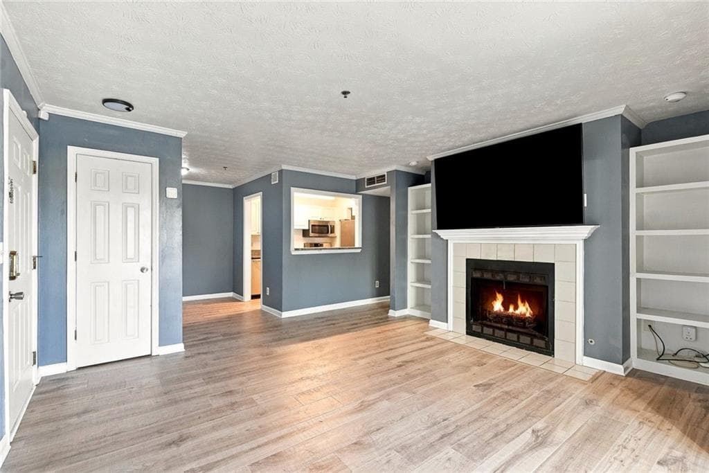 1 bedroom, 1 bathroom, 852 sq ft condominium for sale at 4628 Vinings Central Run 126, Atlanta, GA 30339 — photo 4