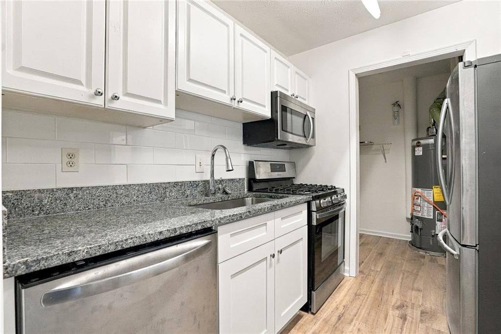 1 bedroom, 1 bathroom, 852 sq ft condominium for sale at 4628 Vinings Central Run 126, Atlanta, GA 30339 — photo 5