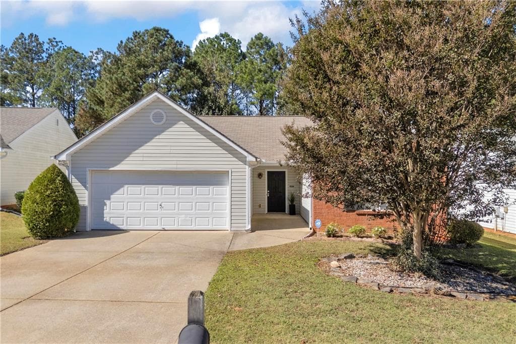3 bedroom, 2 bathroom, 1,539 sq ft single family residence for sale at 1040 Meadow Walk Avenue, Lawrenceville, GA 30044