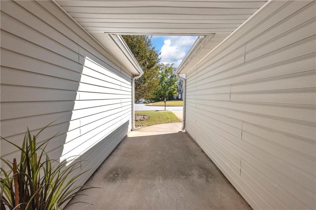 3 bedroom, 2 bathroom, 1,539 sq ft single family residence for sale at 1040 Meadow Walk Avenue, Lawrenceville, GA 30044 — photo 5