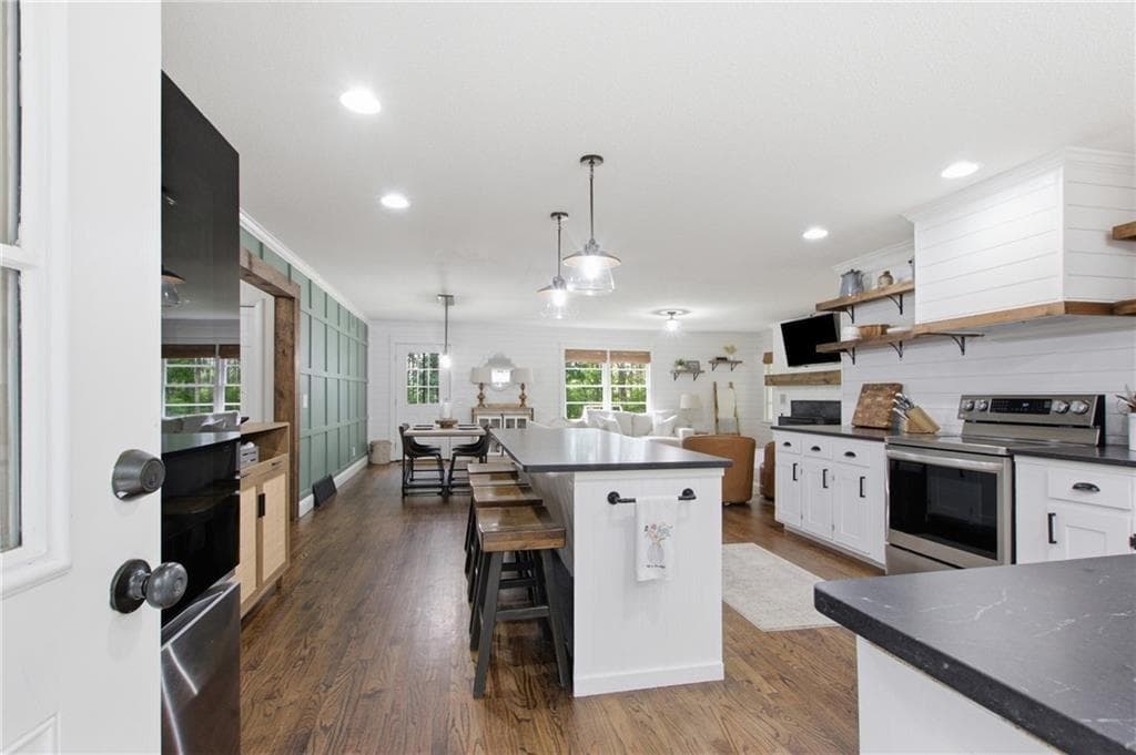 4 bedroom, 3 bathroom, 2,136 sq ft single family residence for sale at 372 Gabrels Drive, Clarkesville, GA 30523 — photo 10