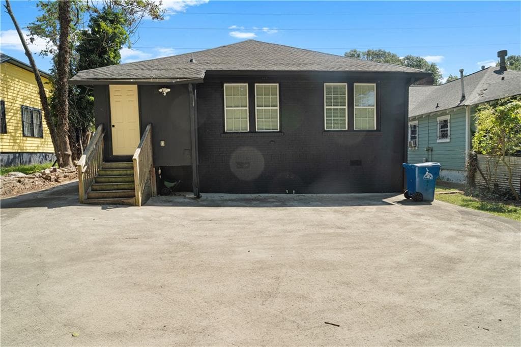 3 bedroom, 2 bathroom, 1,500 sq ft single family residence for rent at 845 Metropolitan Parkway, Atlanta, GA 30310 for $2,500 a month — photo 2