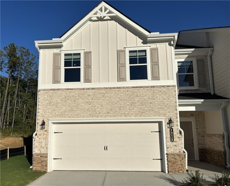 4 bedroom, 3 bathroom, 2,030 sq ft townhouse for sale at 1215 Park Center Circle, Mableton, GA 30168